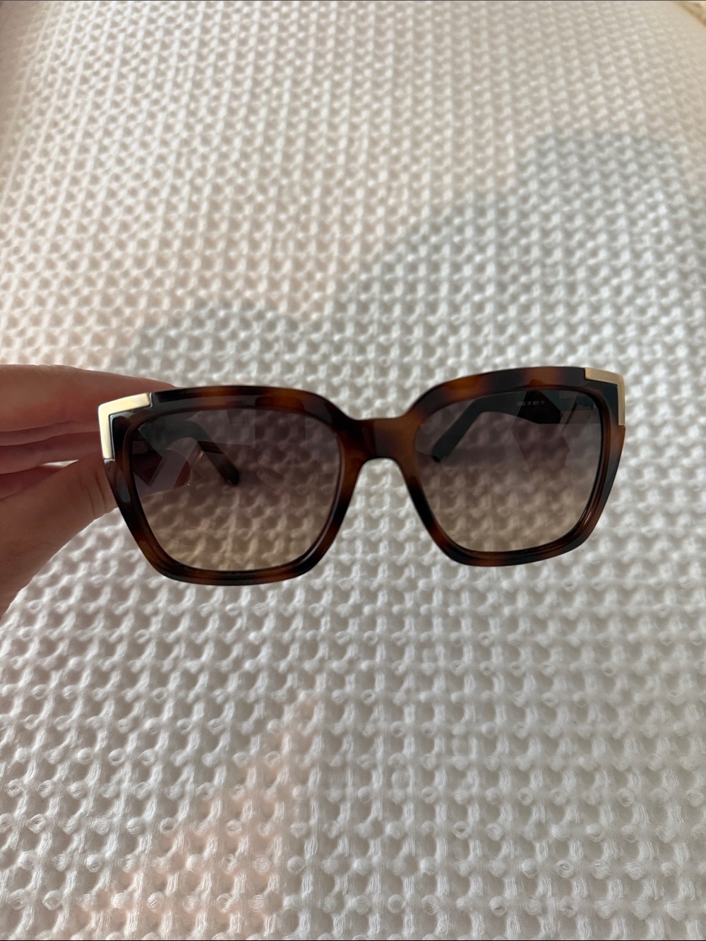 Tortoiseshell Cat Eye Women's Sunglasses - Brown Gradient Lenses